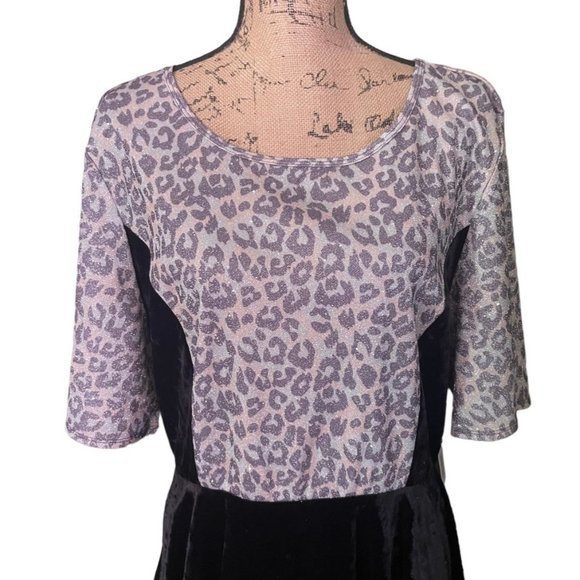 LuLaRoe Elegant Emma Blouse - Picture 4 of 8